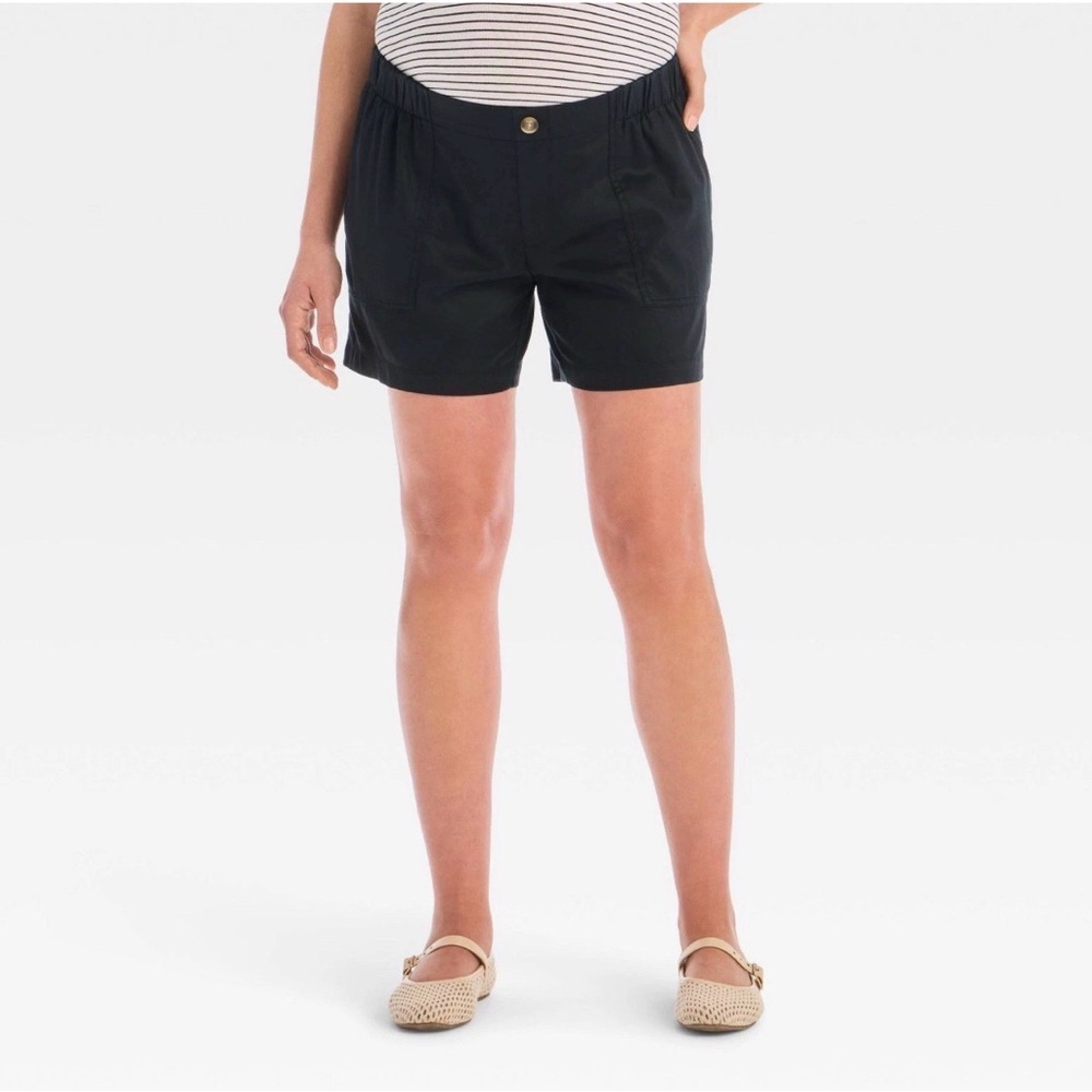 Ingrid & Isabel Under Belly Low-Rise Maternity Twill Shorts
XXL
Retail $24
NWT